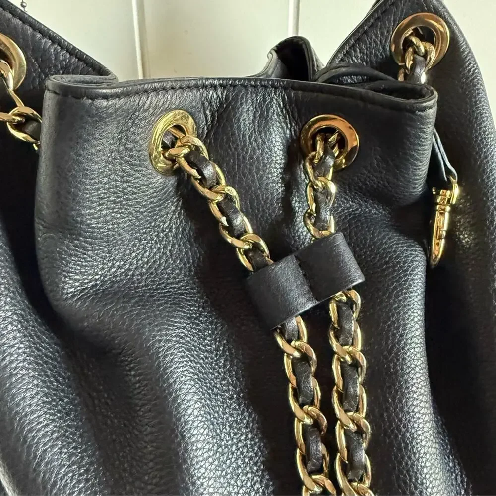 MICHAEL Michael Kors Black and Gold Shoulder Bag with‎ Chain Detail Bucket
